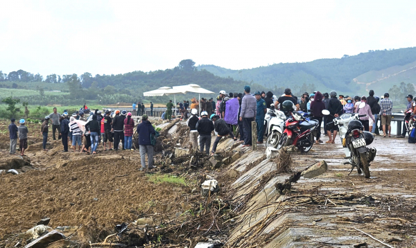 UBND tỉnh Đắk Lắk ra công điện khẩn sau vụ sập bờ kè khiến 4 người tử vong